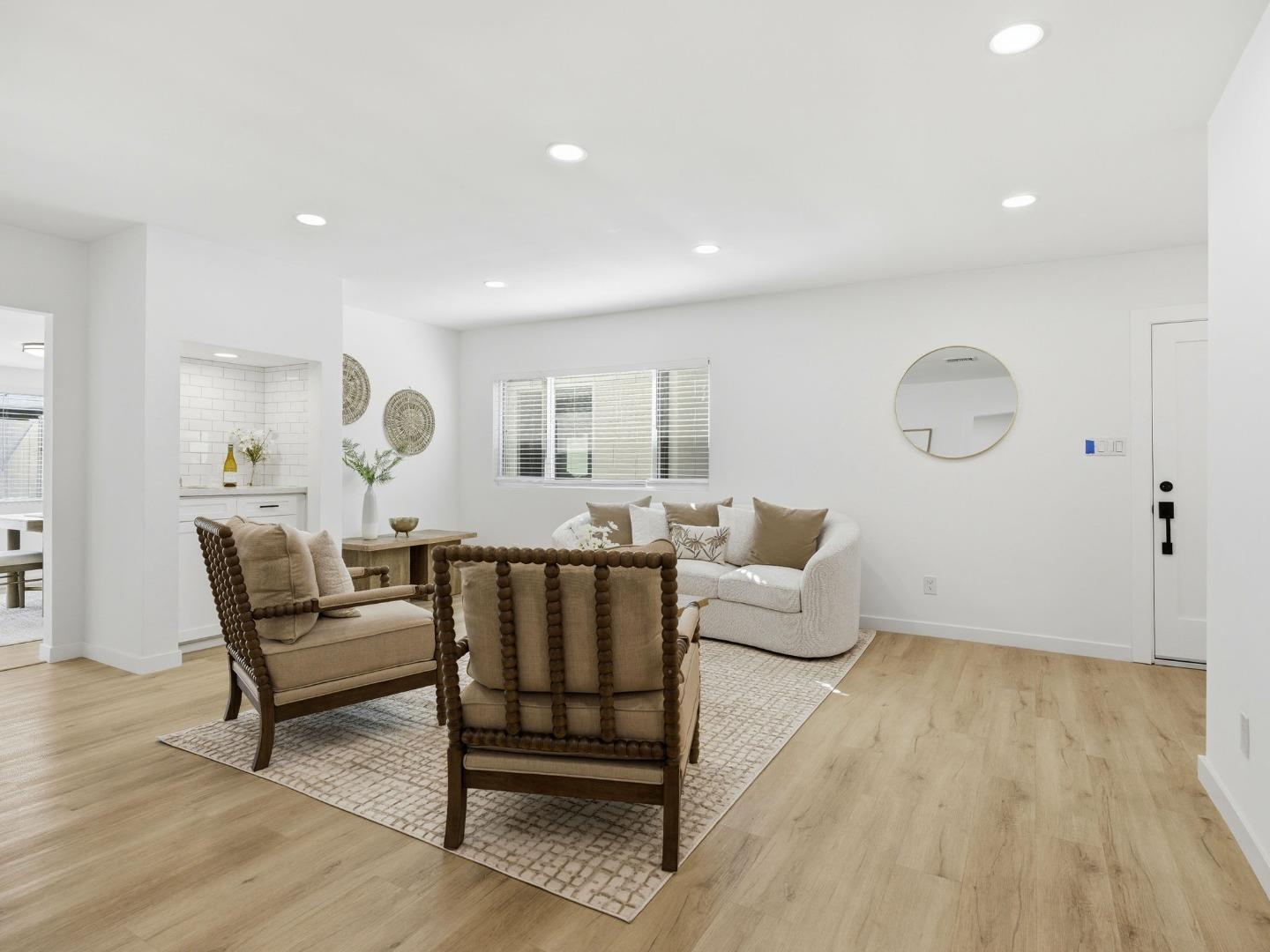 Detail Gallery Image 7 of 25 For 8446 Penfield Ave, Canoga Park,  CA 91306 - 3 Beds | 2 Baths