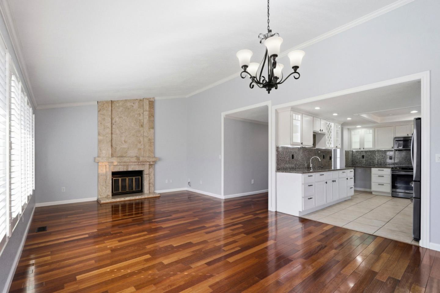 Detail Gallery Image 9 of 21 For 623 via Primavera Ct, San Jose,  CA 95111 - 3 Beds | 3 Baths