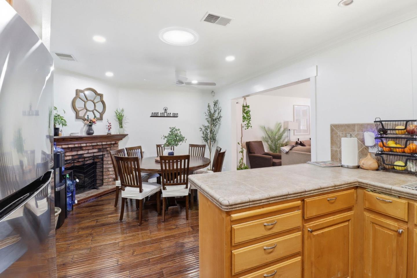 Detail Gallery Image 13 of 36 For 4724 Mendoza Ave, San Jose,  CA 95111 - 4 Beds | 3 Baths