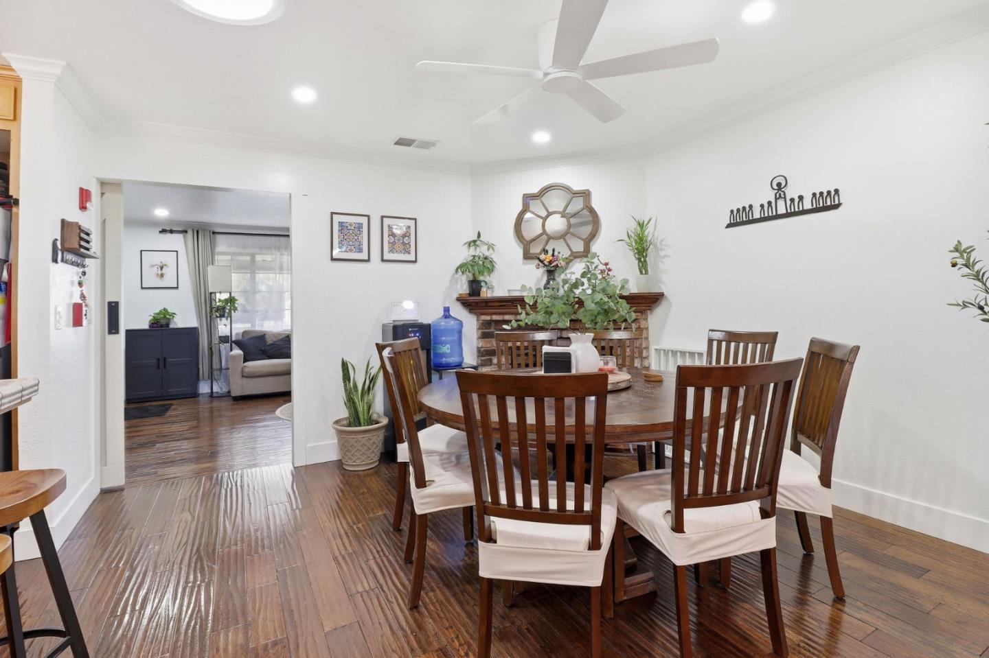 Detail Gallery Image 14 of 36 For 4724 Mendoza Ave, San Jose,  CA 95111 - 4 Beds | 3 Baths