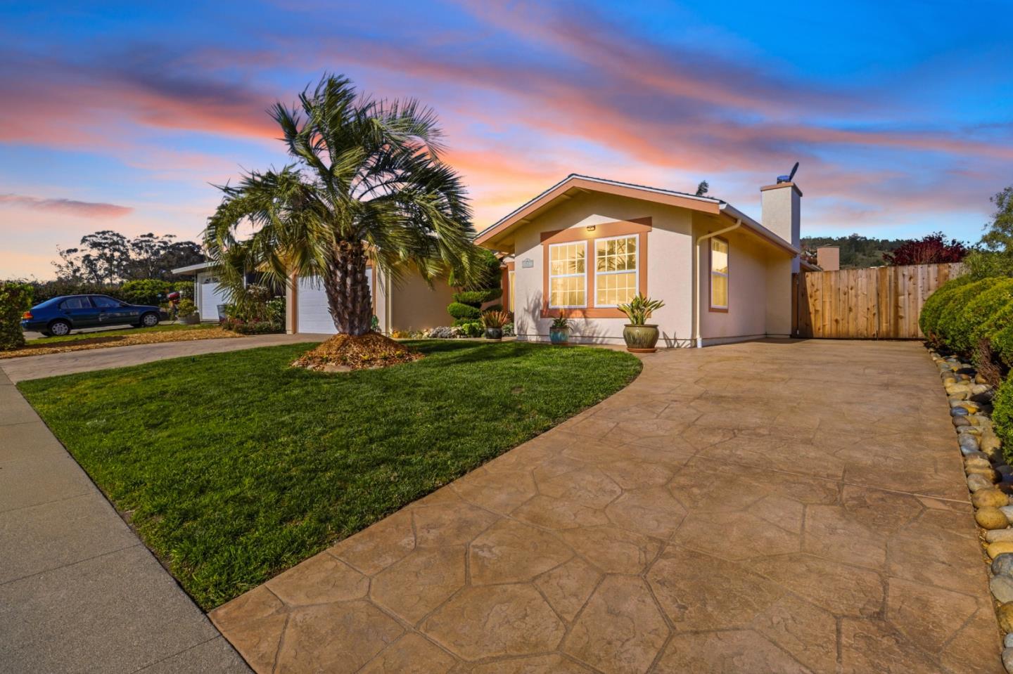 Detail Gallery Image 3 of 37 For 1527 Hawser Ln, Half Moon Bay,  CA 94019 - 3 Beds | 2 Baths