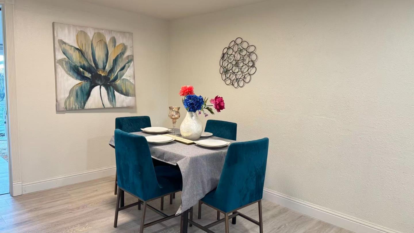 Detail Gallery Image 4 of 27 For 1117 Madera Ave, Menlo Park,  CA 94025 - 3 Beds | 1 Baths