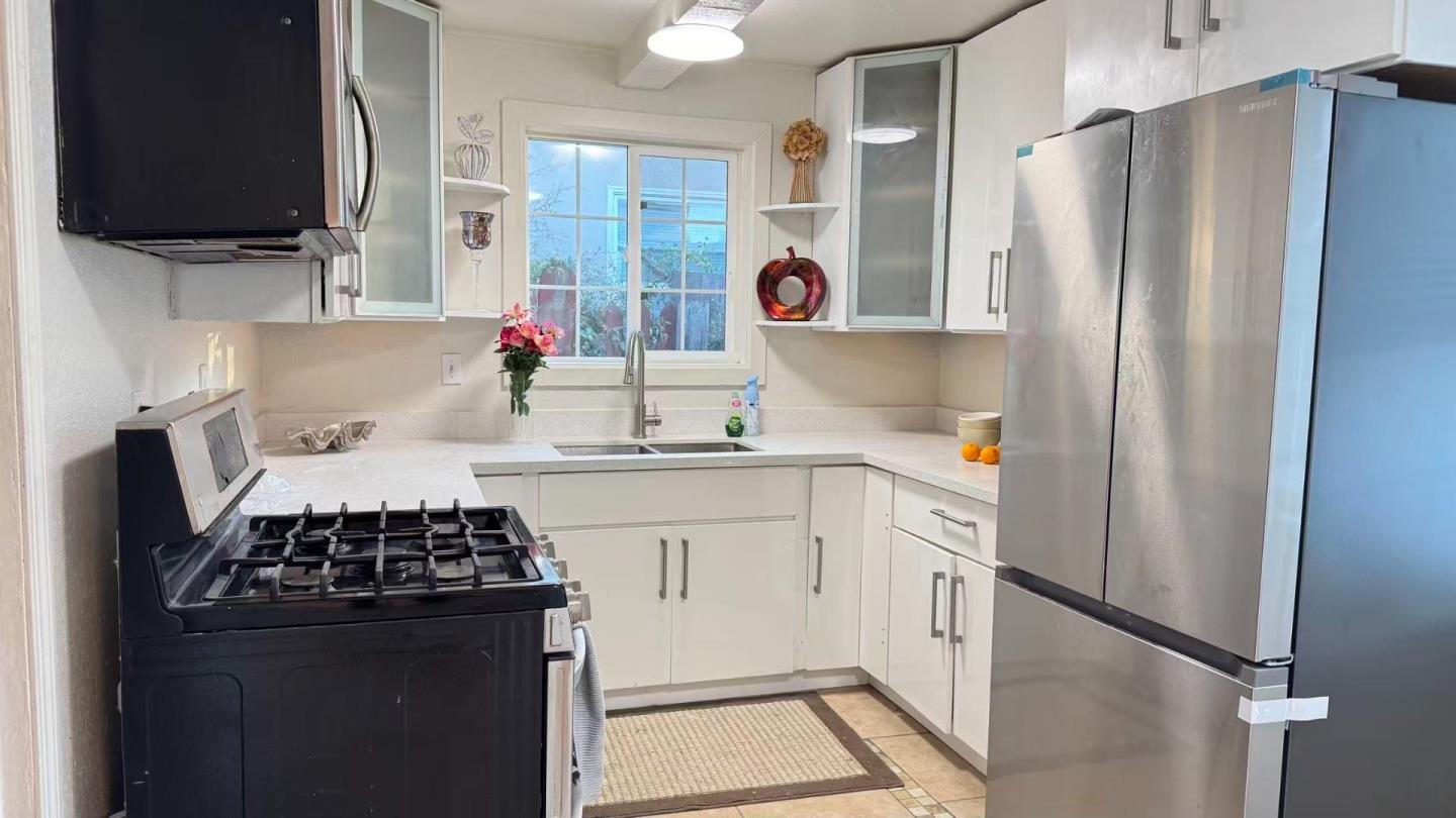 Detail Gallery Image 7 of 27 For 1117 Madera Ave, Menlo Park,  CA 94025 - 3 Beds | 1 Baths