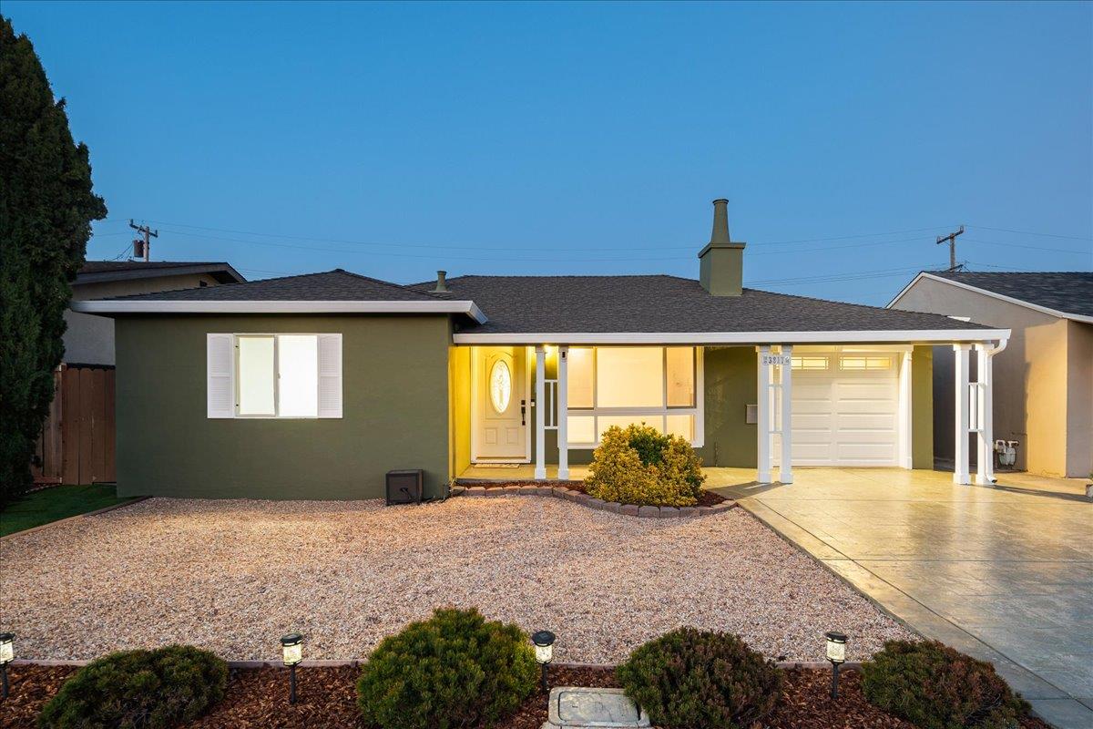 Front Image Thumbnail for ML82038494