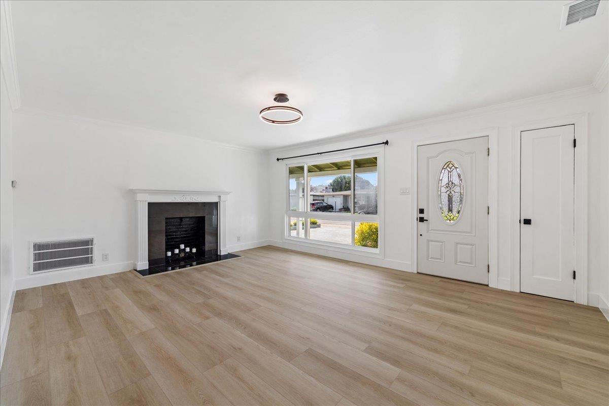 Detail Gallery Image 10 of 69 For 3817 Martin Dr, San Mateo,  CA 94403 - 3 Beds | 2 Baths