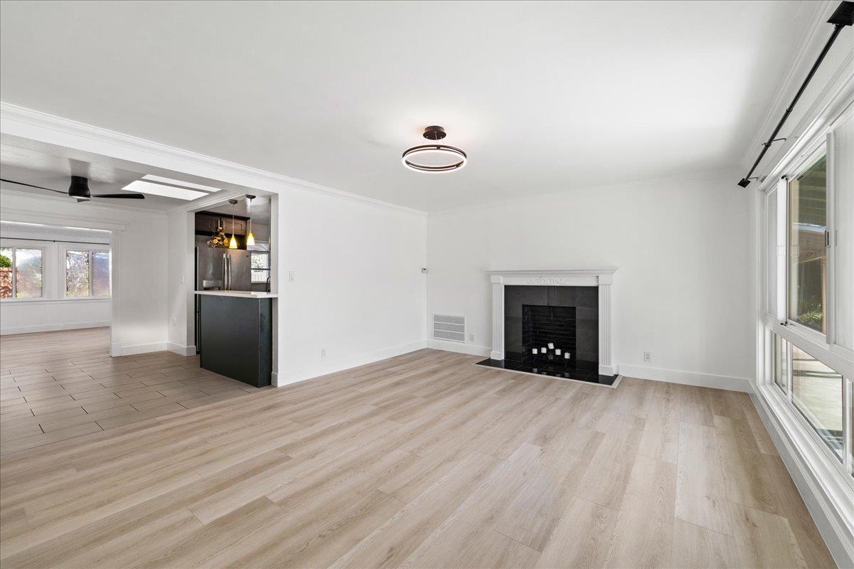 Detail Gallery Image 12 of 69 For 3817 Martin Dr, San Mateo,  CA 94403 - 3 Beds | 2 Baths