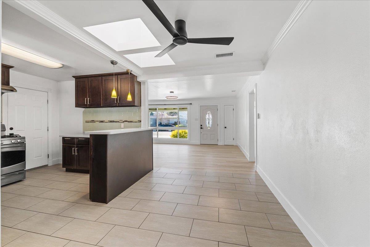 Detail Gallery Image 19 of 69 For 3817 Martin Dr, San Mateo,  CA 94403 - 3 Beds | 2 Baths