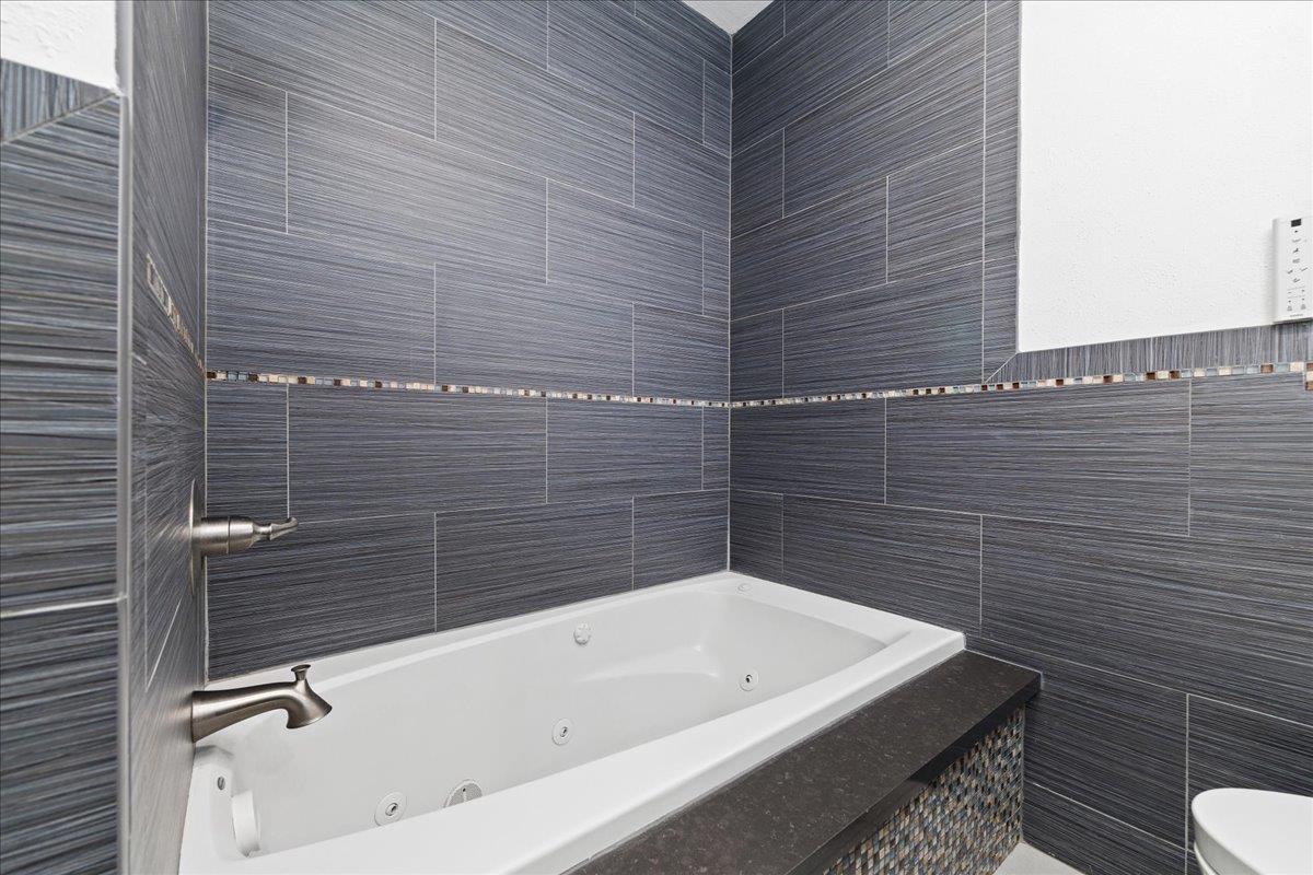 Detail Gallery Image 24 of 69 For 3817 Martin Dr, San Mateo,  CA 94403 - 3 Beds | 2 Baths