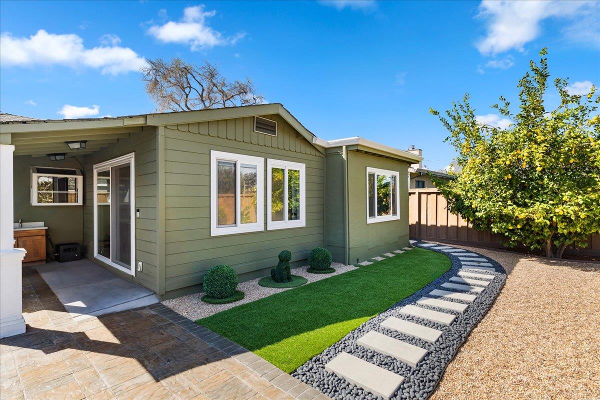 Detail Gallery Image 40 of 69 For 3817 Martin Dr, San Mateo,  CA 94403 - 3 Beds | 2 Baths