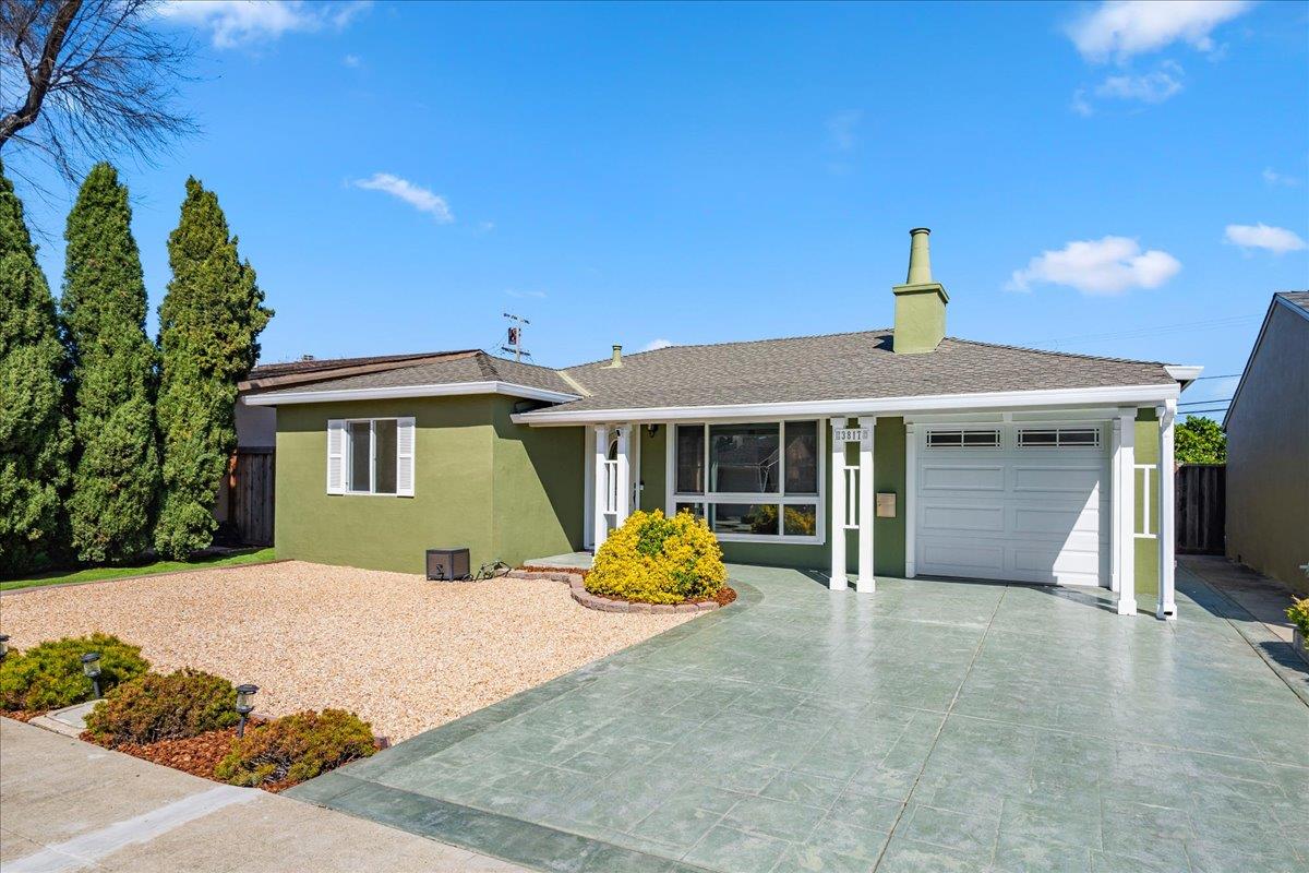 Detail Gallery Image 6 of 69 For 3817 Martin Dr, San Mateo,  CA 94403 - 3 Beds | 2 Baths