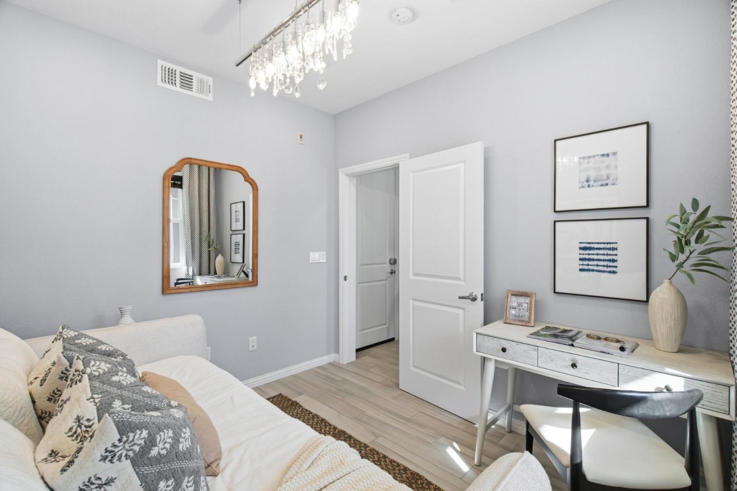 Detail Gallery Image 18 of 60 For 394 Circuit, Mountain View,  CA 94043 - 3 Beds | 2 Baths