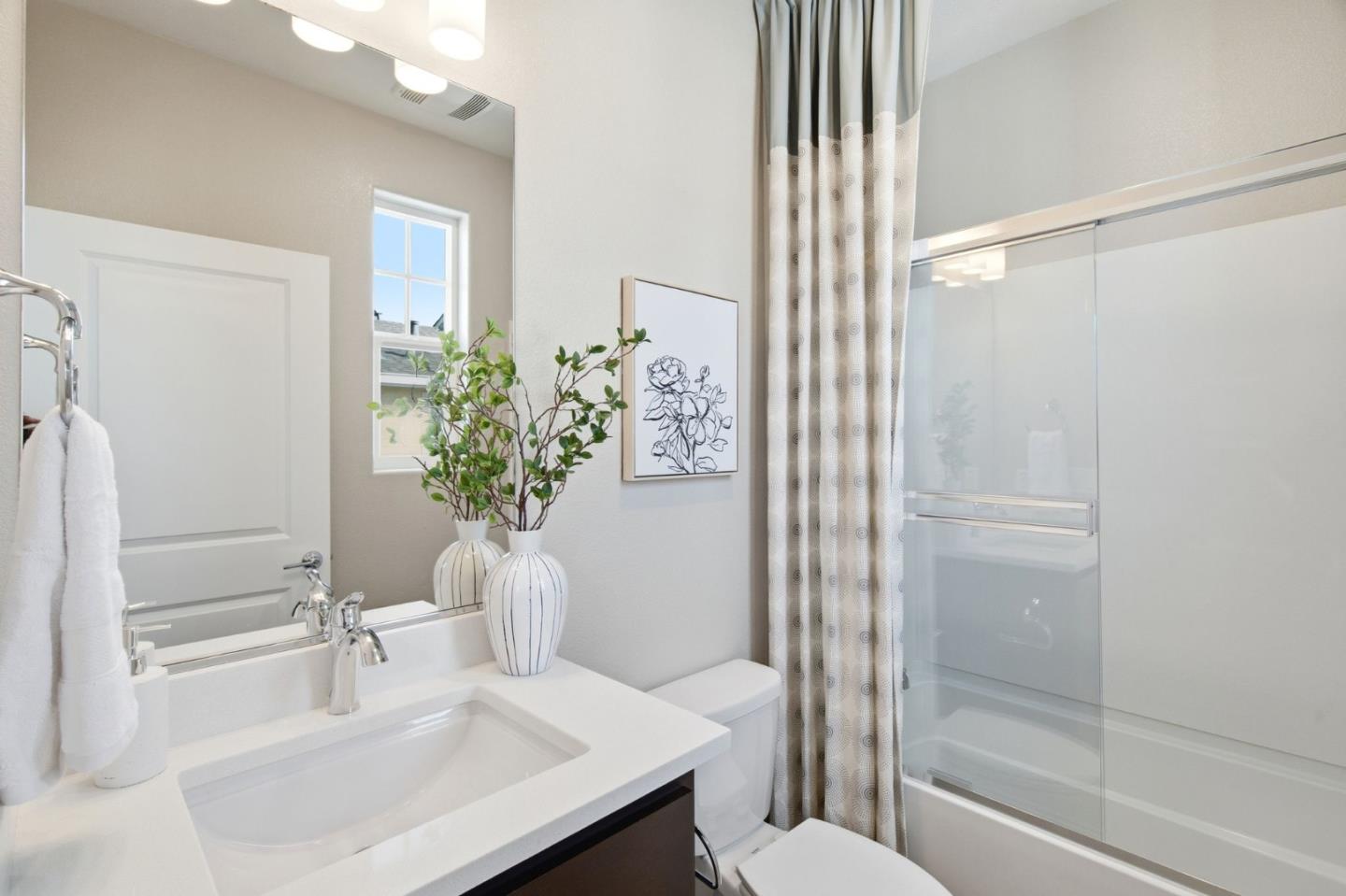 Detail Gallery Image 29 of 60 For 394 Circuit, Mountain View,  CA 94043 - 3 Beds | 2 Baths