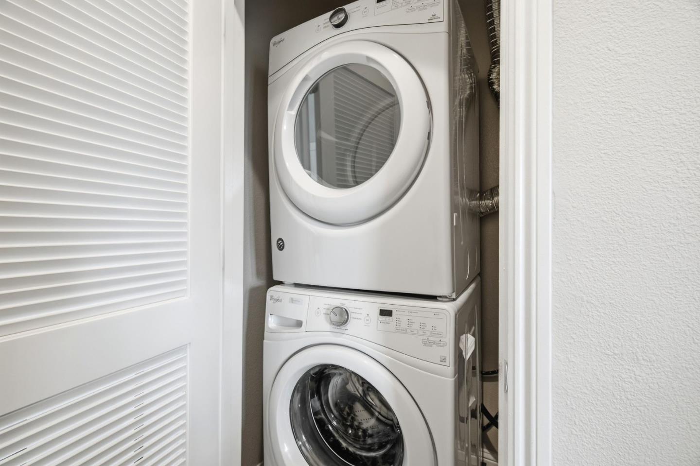 Detail Gallery Image 33 of 60 For 394 Circuit, Mountain View,  CA 94043 - 3 Beds | 2 Baths