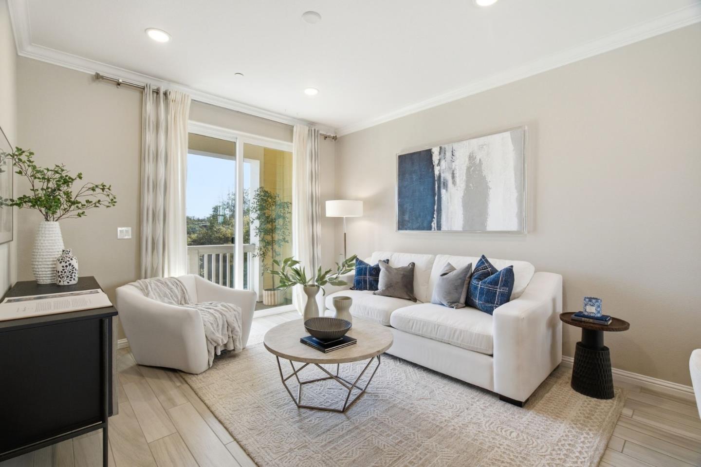 Detail Gallery Image 5 of 60 For 394 Circuit, Mountain View,  CA 94043 - 3 Beds | 2 Baths