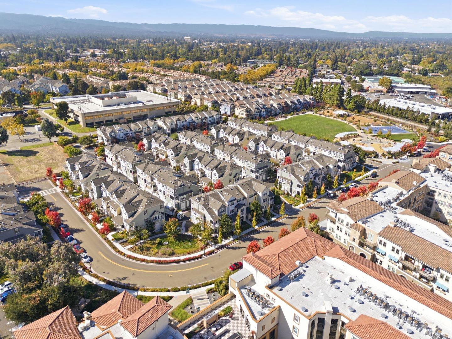 Detail Gallery Image 55 of 60 For 394 Circuit, Mountain View,  CA 94043 - 3 Beds | 2 Baths