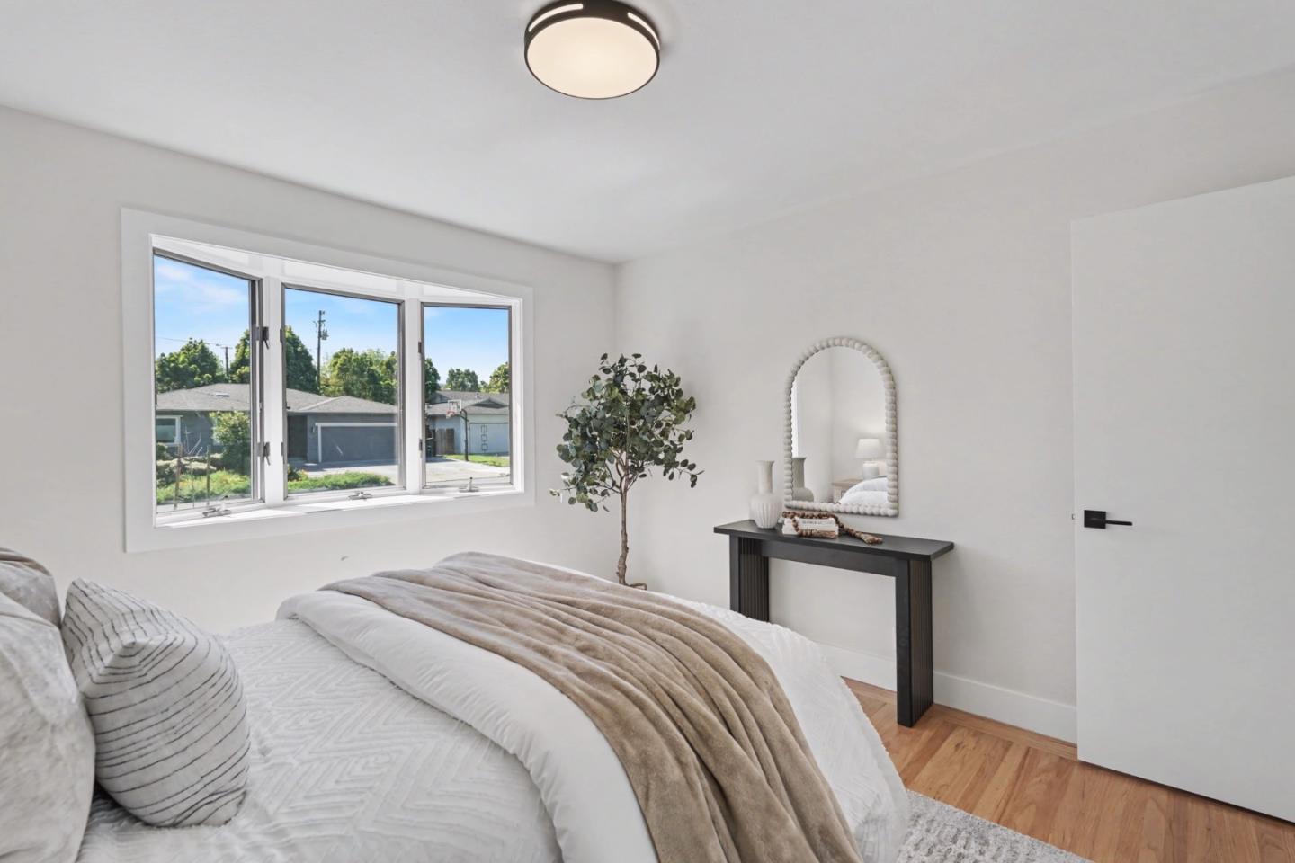 Detail Gallery Image 33 of 58 For 1155 London Ave, Sunnyvale,  CA 94087 - 5 Beds | 3 Baths