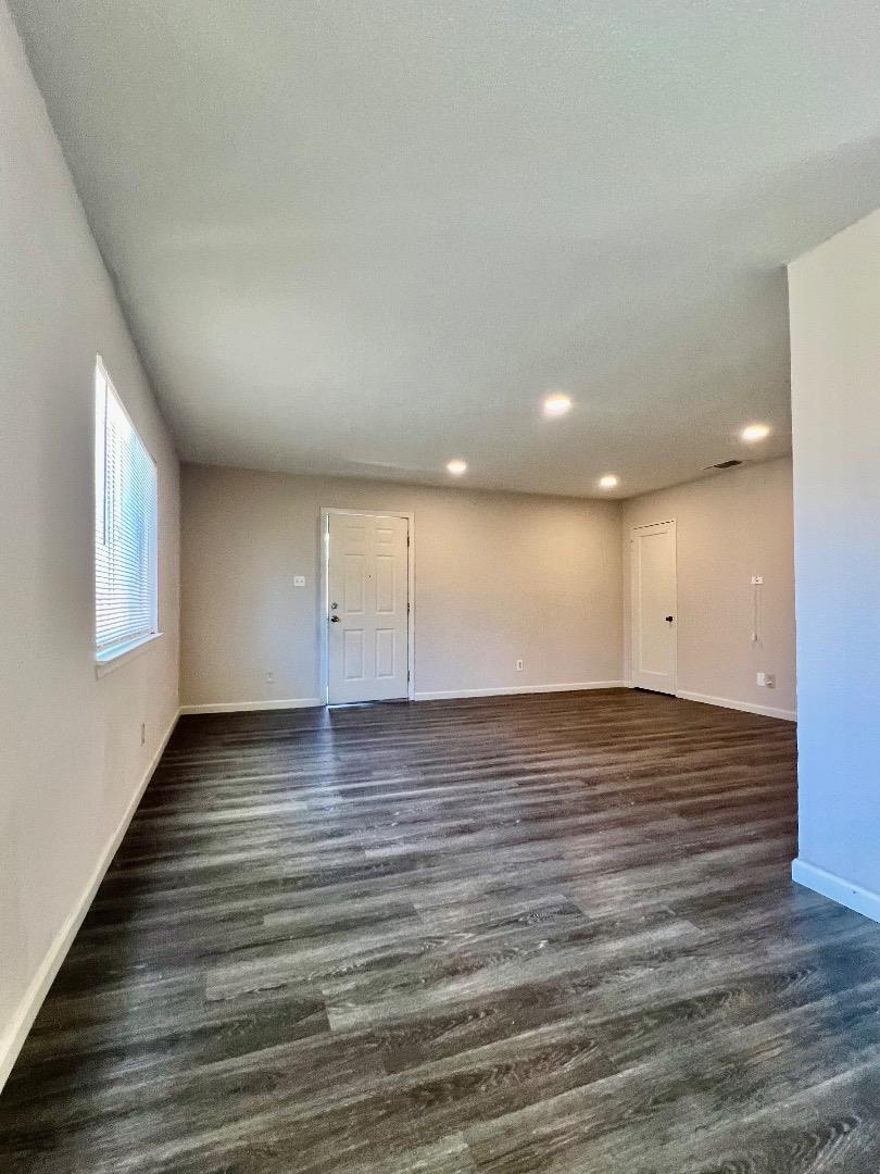 Detail Gallery Image 11 of 17 For 7330 25th Ave, Sacramento,  CA 95820 - – Beds | – Baths