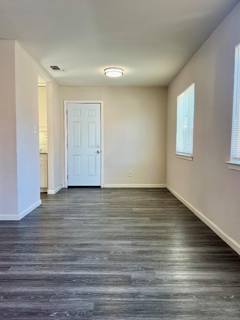 Detail Gallery Image 12 of 17 For 7330 25th Ave, Sacramento,  CA 95820 - – Beds | – Baths