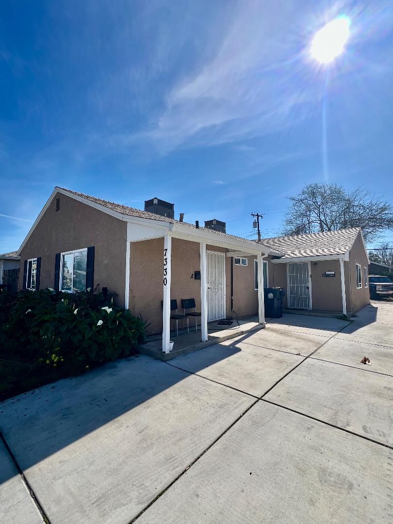 Detail Gallery Image 4 of 17 For 7330 25th Ave, Sacramento,  CA 95820 - – Beds | – Baths