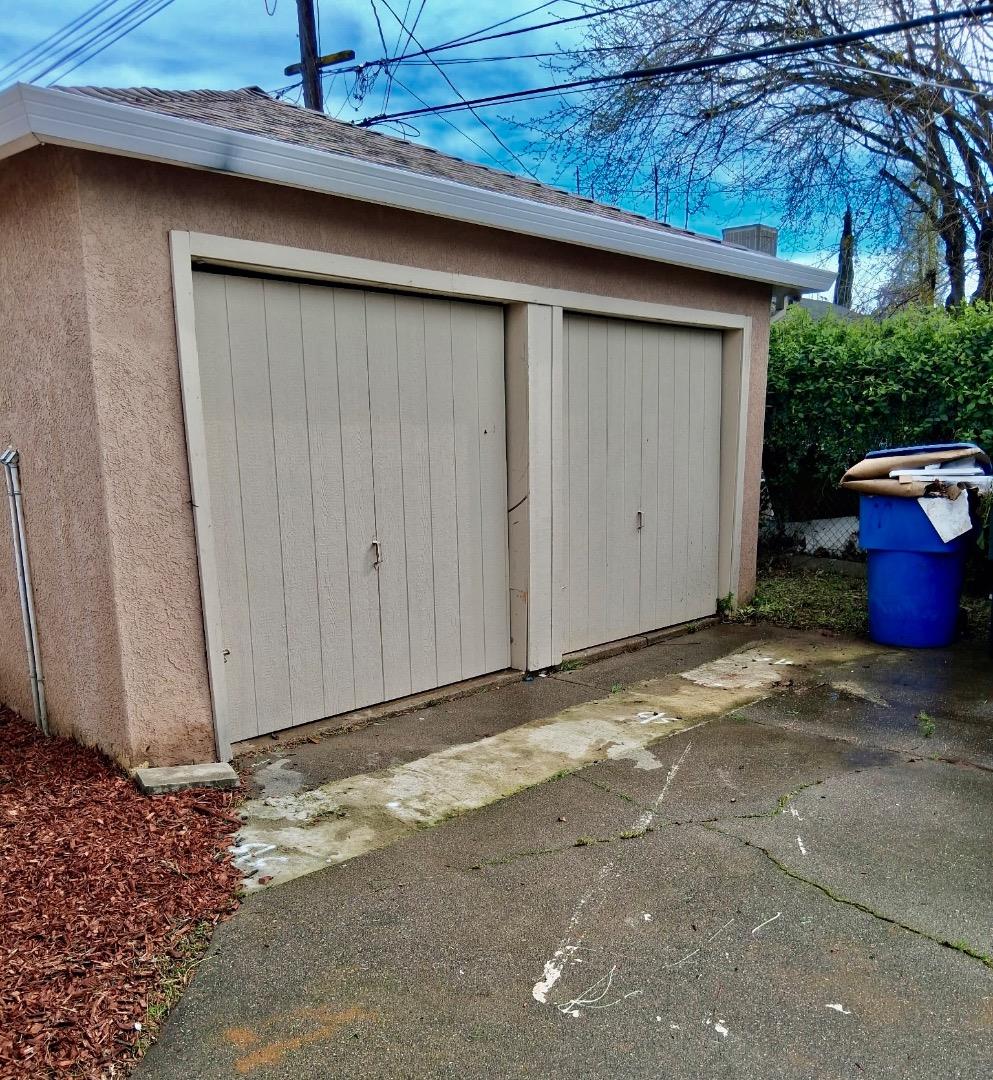 Detail Gallery Image 7 of 17 For 7330 25th Ave, Sacramento,  CA 95820 - – Beds | – Baths