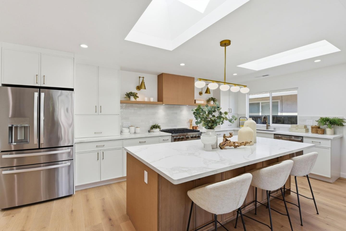 Detail Gallery Image 12 of 59 For 1412 Antonio Ln, San Jose,  CA 95117 - 4 Beds | 4 Baths