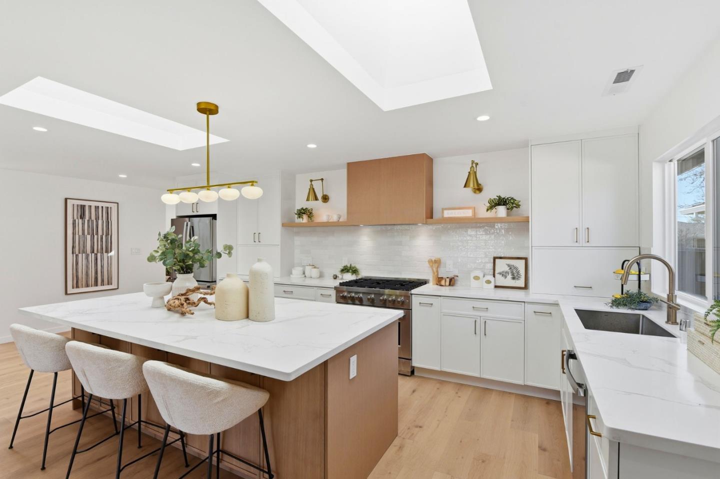 Detail Gallery Image 13 of 59 For 1412 Antonio Ln, San Jose,  CA 95117 - 4 Beds | 4 Baths