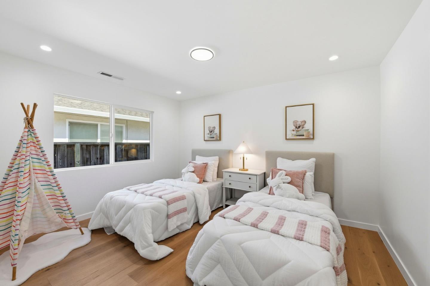 Detail Gallery Image 16 of 59 For 1412 Antonio Ln, San Jose,  CA 95117 - 4 Beds | 4 Baths