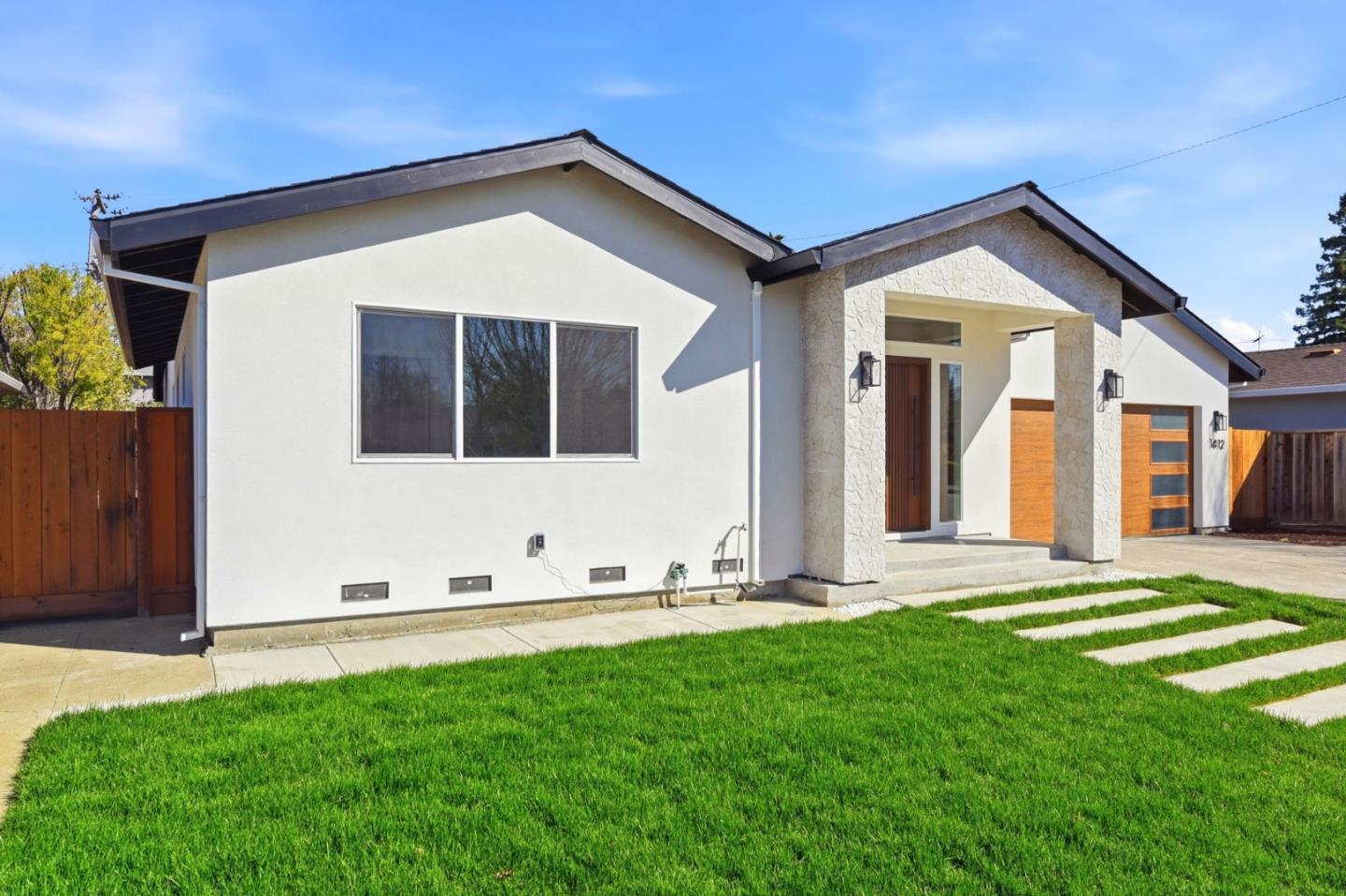 Detail Gallery Image 3 of 59 For 1412 Antonio Ln, San Jose,  CA 95117 - 4 Beds | 4 Baths