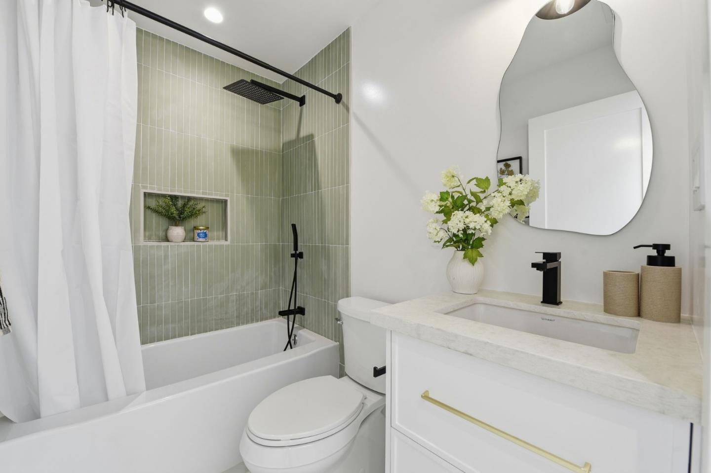 Detail Gallery Image 30 of 59 For 1412 Antonio Ln, San Jose,  CA 95117 - 4 Beds | 4 Baths