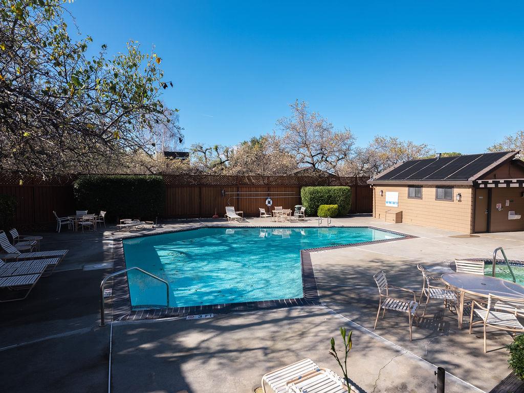 Detail Gallery Image 35 of 37 For 11 Susan Gale Ct, Menlo Park,  CA 94025 - 3 Beds | 2/1 Baths