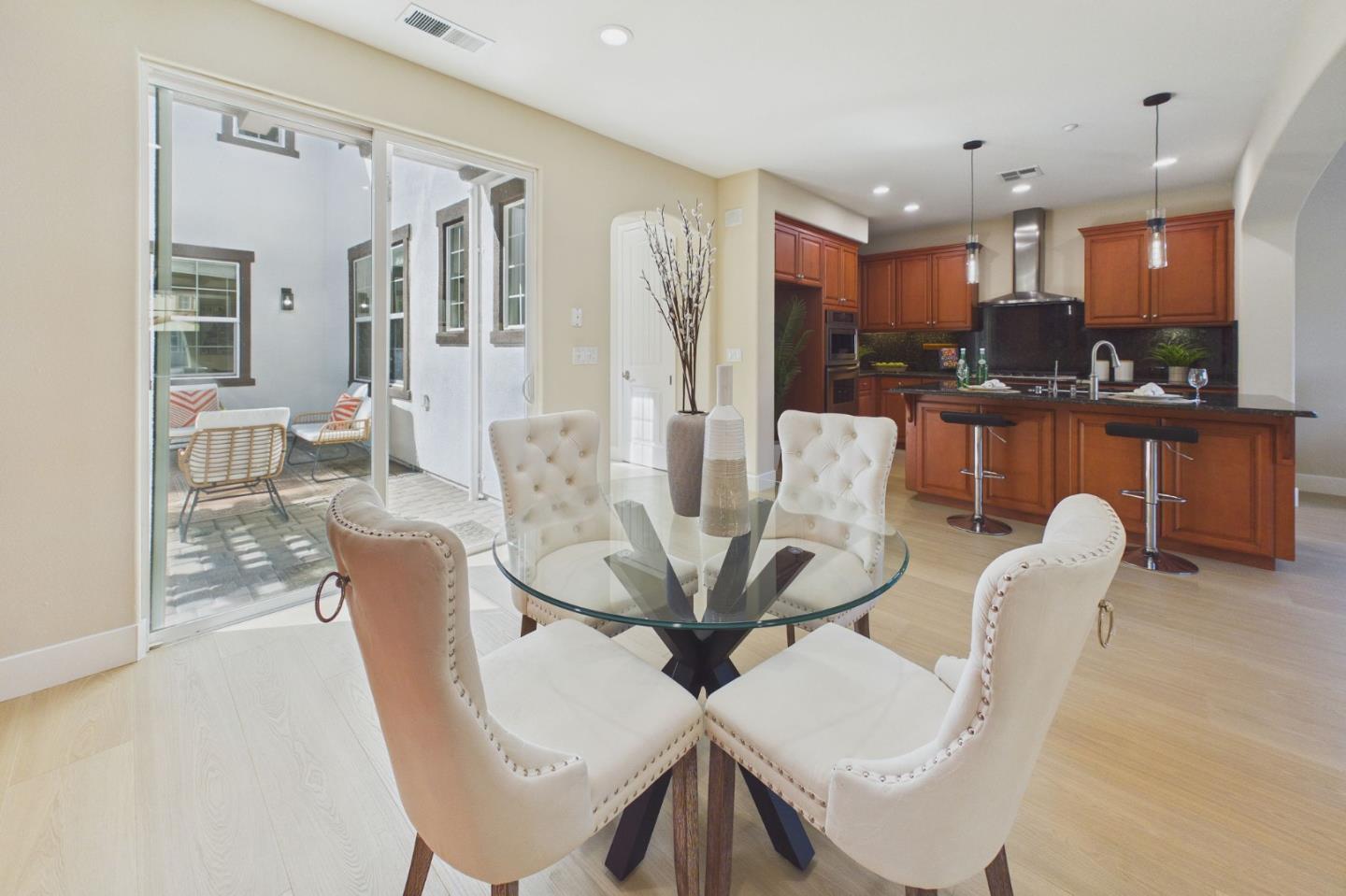 Detail Gallery Image 19 of 94 For 7656 Hackett Dr, Gilroy,  CA 95020 - 4 Beds | 3 Baths