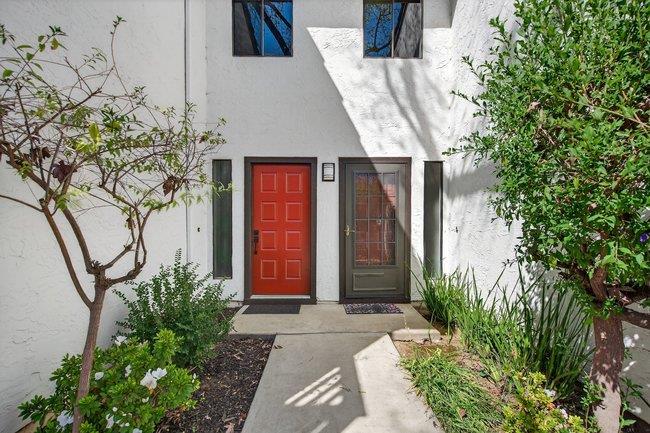 Detail Gallery Image 4 of 43 For 745 Williamsburg Way, Gilroy,  CA 95020 - 3 Beds | 2/1 Baths