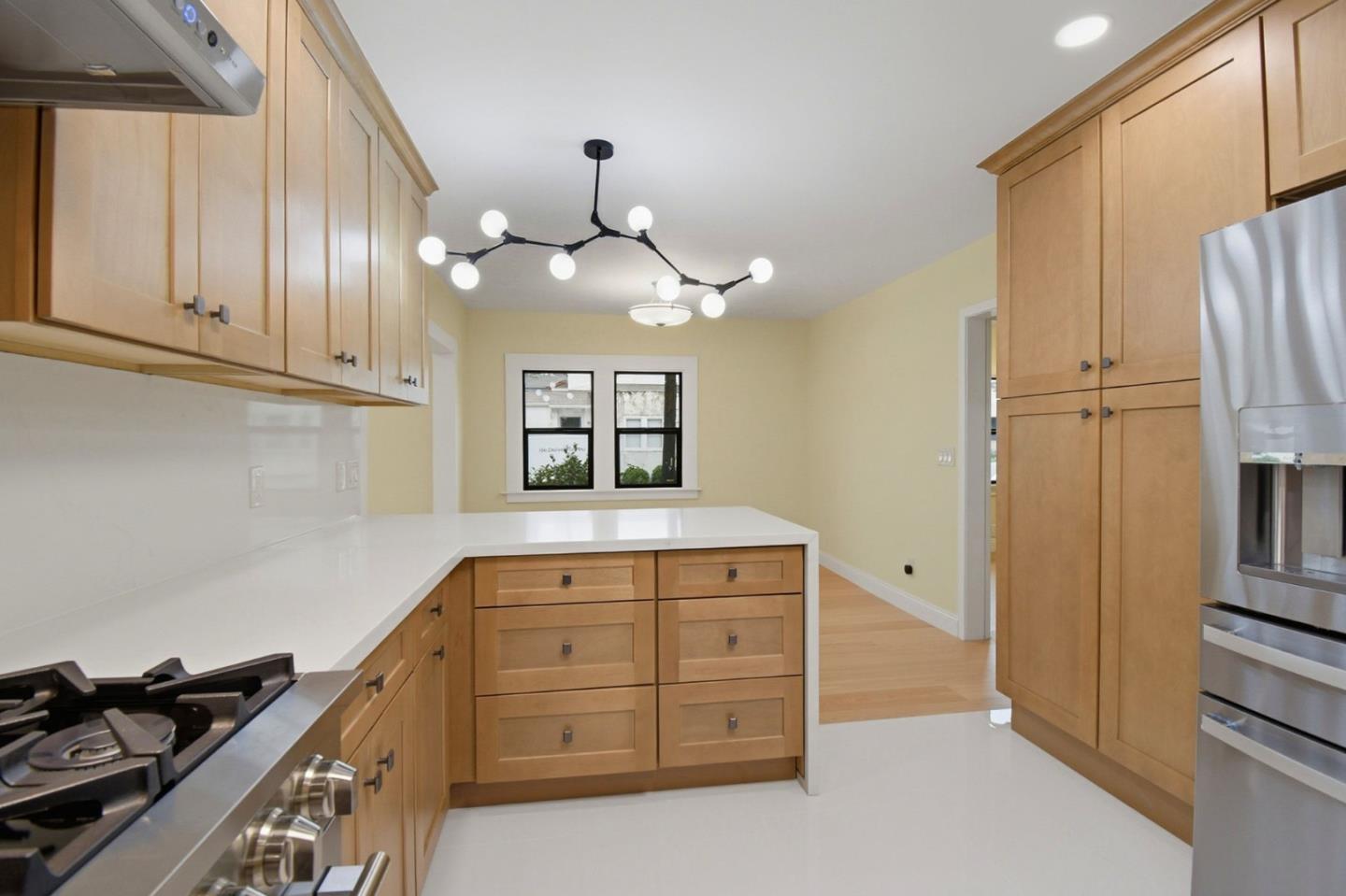 Detail Gallery Image 11 of 31 For 1236 Portland, Albany,  CA 94706 - 4 Beds | 2 Baths