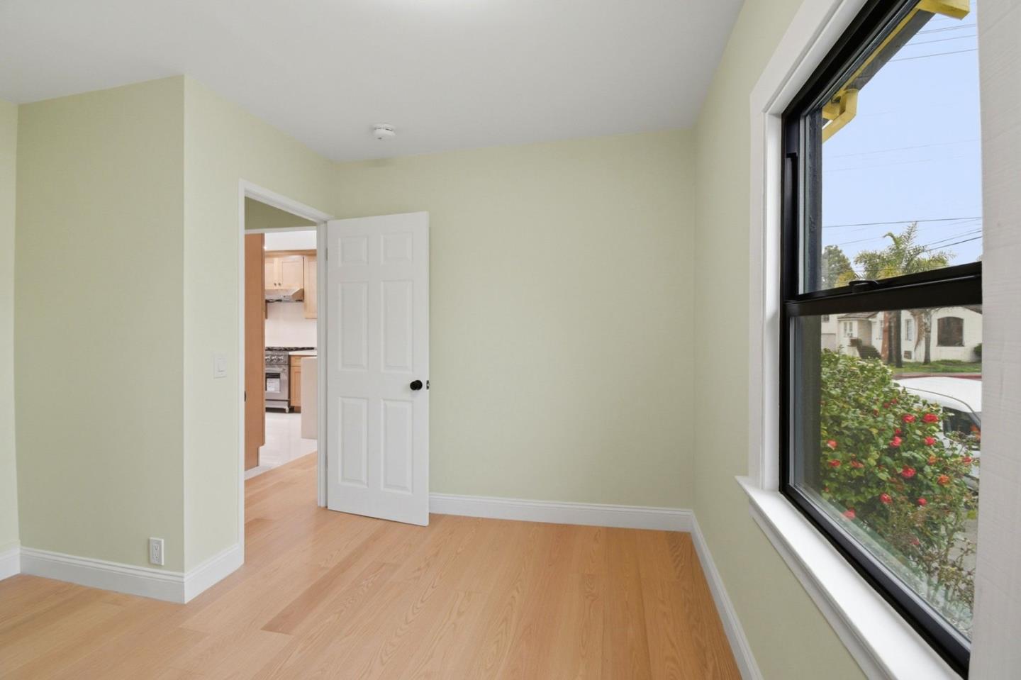 Detail Gallery Image 17 of 31 For 1236 Portland, Albany,  CA 94706 - 4 Beds | 2 Baths