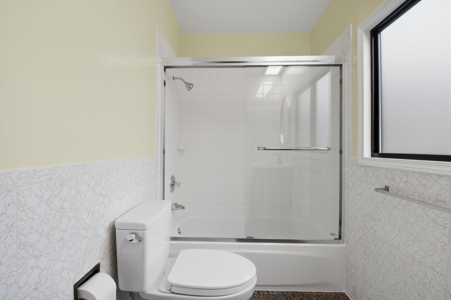 Detail Gallery Image 23 of 31 For 1236 Portland, Albany,  CA 94706 - 4 Beds | 2 Baths