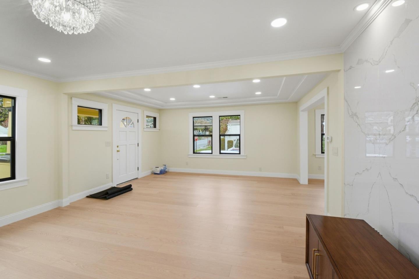 Detail Gallery Image 4 of 31 For 1236 Portland, Albany,  CA 94706 - 4 Beds | 2 Baths