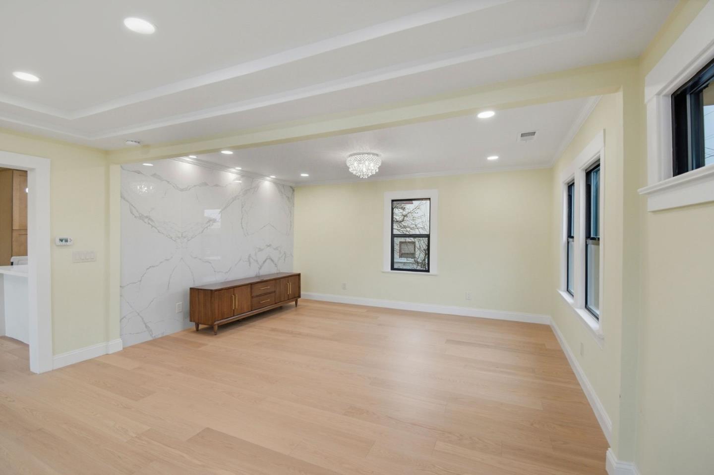 Detail Gallery Image 5 of 31 For 1236 Portland, Albany,  CA 94706 - 4 Beds | 2 Baths