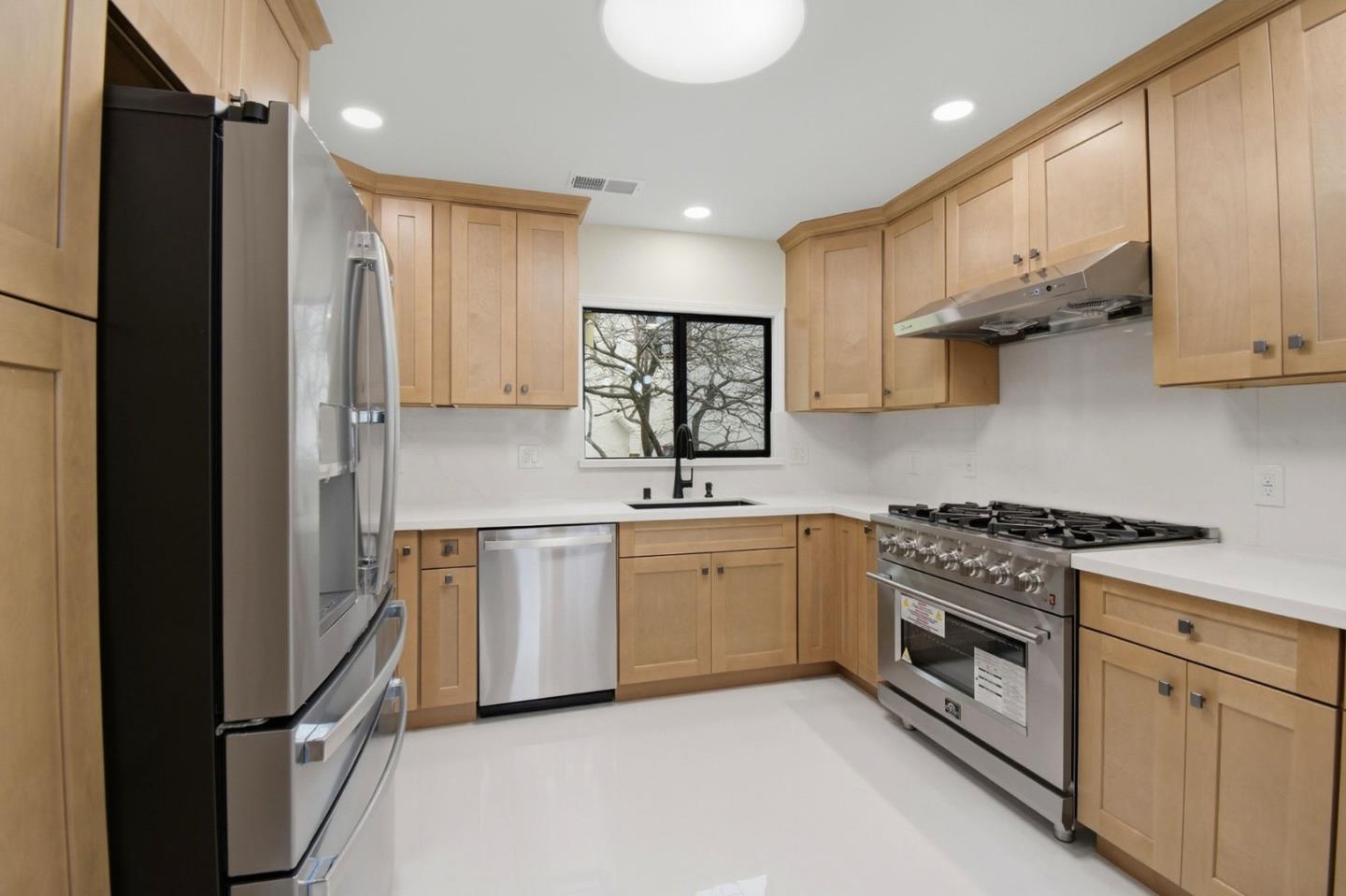 Detail Gallery Image 7 of 31 For 1236 Portland, Albany,  CA 94706 - 4 Beds | 2 Baths