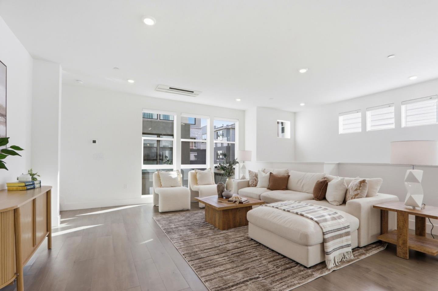 Detail Gallery Image 4 of 60 For 3390 Eichers Pl #102,  Santa Clara,  CA 95051 - 3 Beds | 2/1 Baths