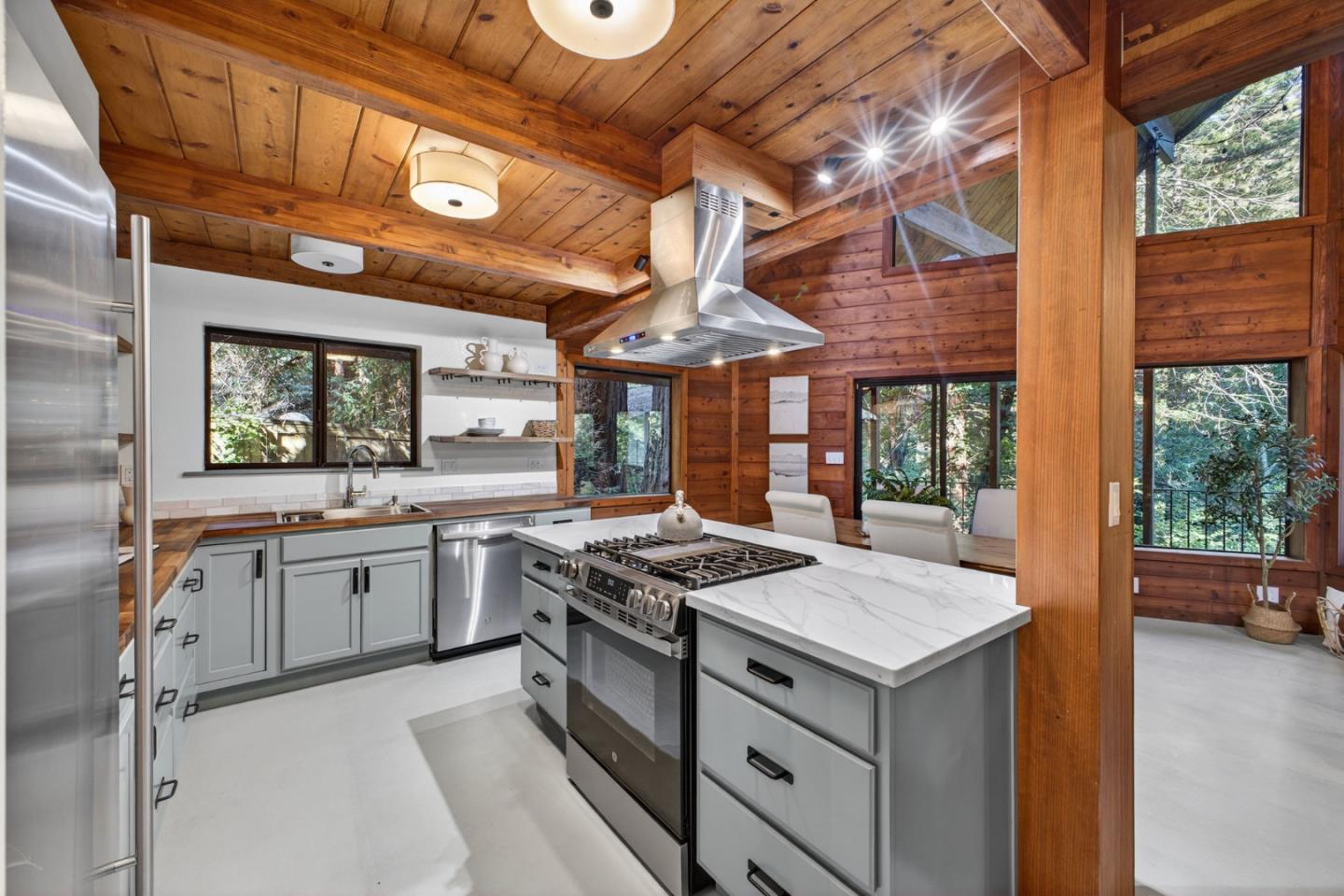 Detail Gallery Image 14 of 62 For 15194 Big Basin Way, Boulder Creek,  CA 95006 - 4 Beds | 3 Baths