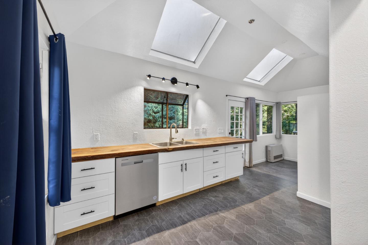 Detail Gallery Image 43 of 62 For 15194 Big Basin Way, Boulder Creek,  CA 95006 - 4 Beds | 3 Baths