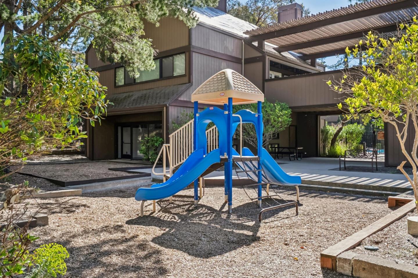 Detail Gallery Image 21 of 24 For 3314 Brittan Ave #1,  San Carlos,  CA 94070 - 3 Beds | 2 Baths