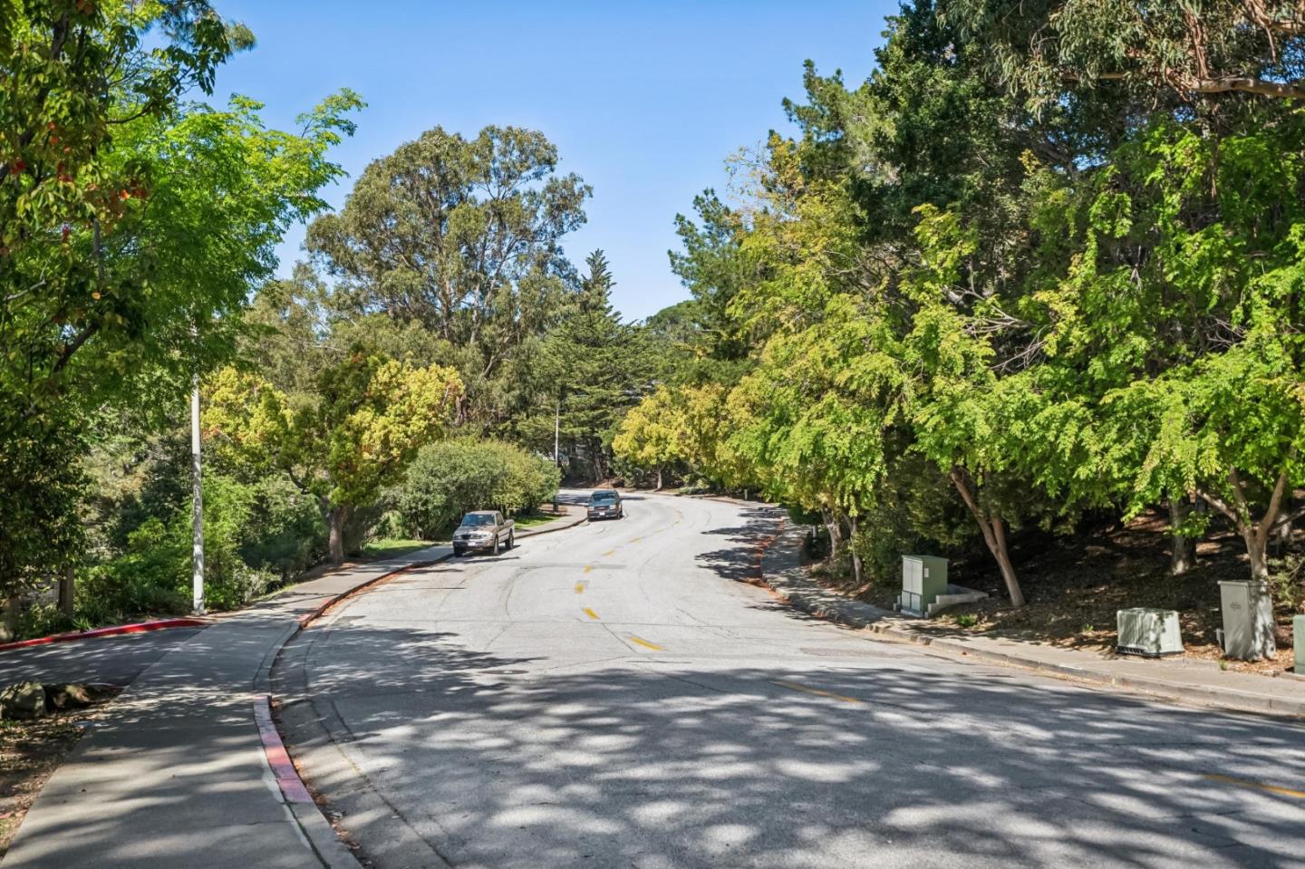 Detail Gallery Image 22 of 24 For 3314 Brittan Ave #1,  San Carlos,  CA 94070 - 3 Beds | 2 Baths