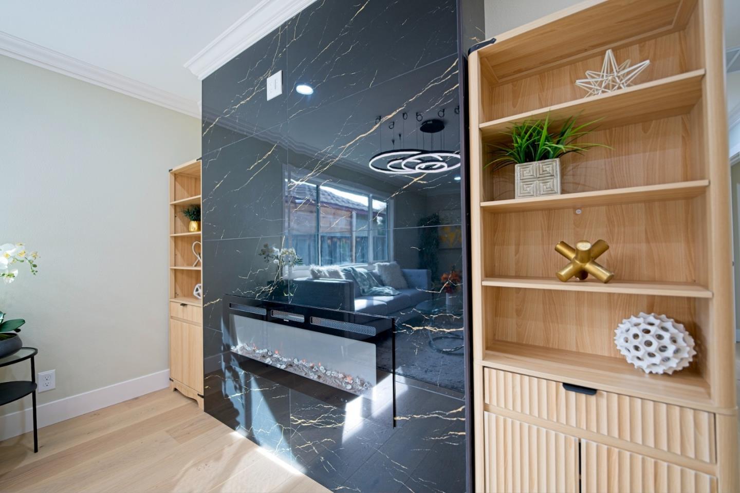 Detail Gallery Image 11 of 41 For 922 Iris Ave, Sunnyvale,  CA 94086 - 4 Beds | 3 Baths