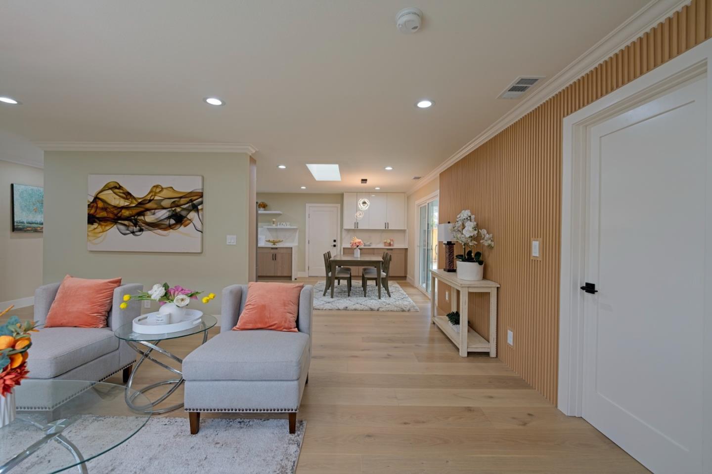 Detail Gallery Image 13 of 41 For 922 Iris Ave, Sunnyvale,  CA 94086 - 4 Beds | 3 Baths