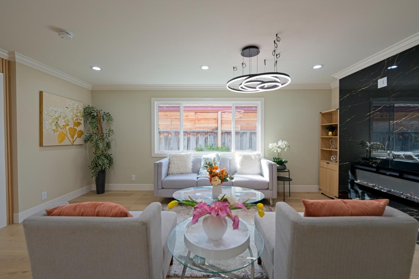 Detail Gallery Image 14 of 41 For 922 Iris Ave, Sunnyvale,  CA 94086 - 4 Beds | 3 Baths