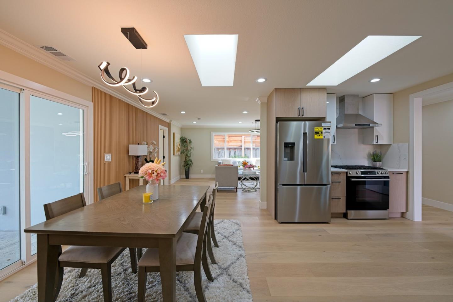 Detail Gallery Image 16 of 41 For 922 Iris Ave, Sunnyvale,  CA 94086 - 4 Beds | 3 Baths