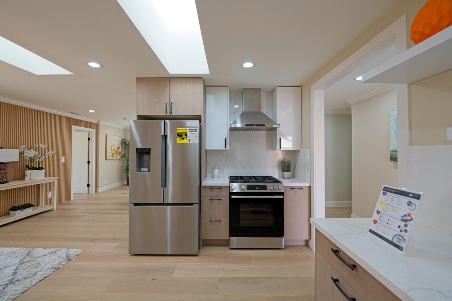 Detail Gallery Image 19 of 41 For 922 Iris Ave, Sunnyvale,  CA 94086 - 4 Beds | 3 Baths