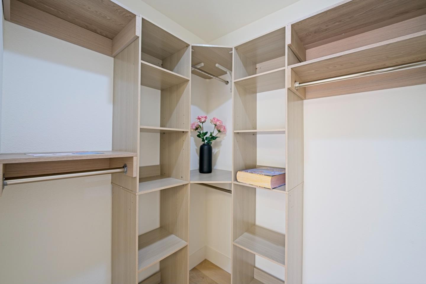 Detail Gallery Image 32 of 41 For 922 Iris Ave, Sunnyvale,  CA 94086 - 4 Beds | 3 Baths