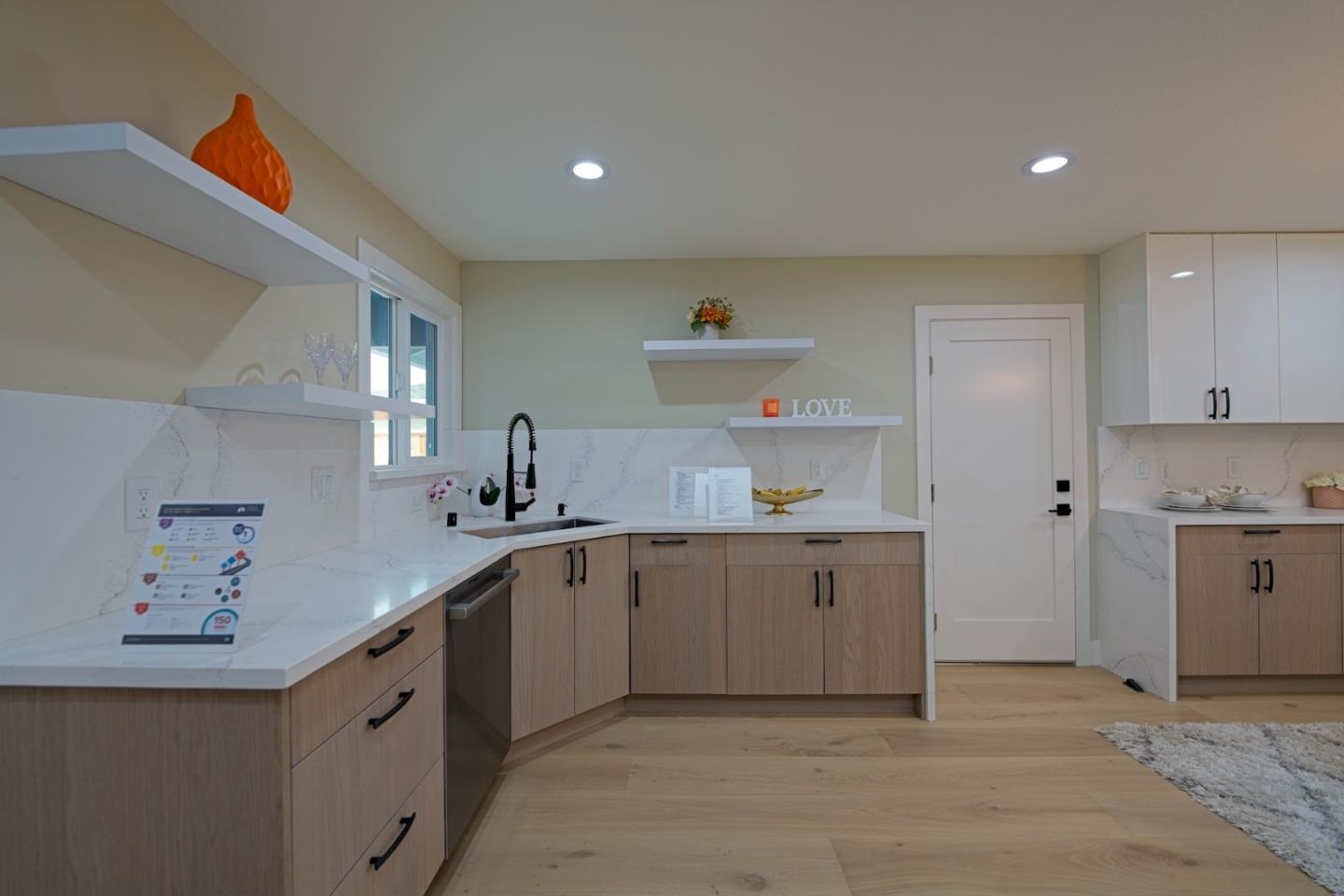 Detail Gallery Image 8 of 41 For 922 Iris Ave, Sunnyvale,  CA 94086 - 4 Beds | 3 Baths